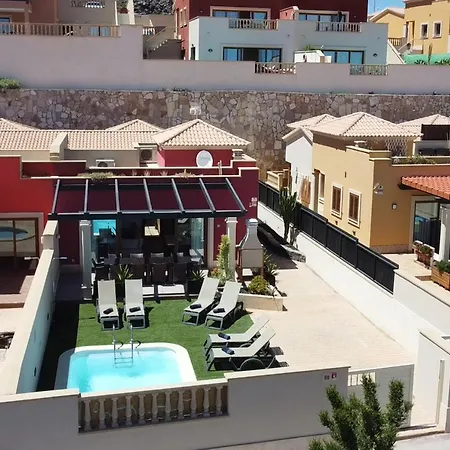 Mariposas Caleta 度假居 *